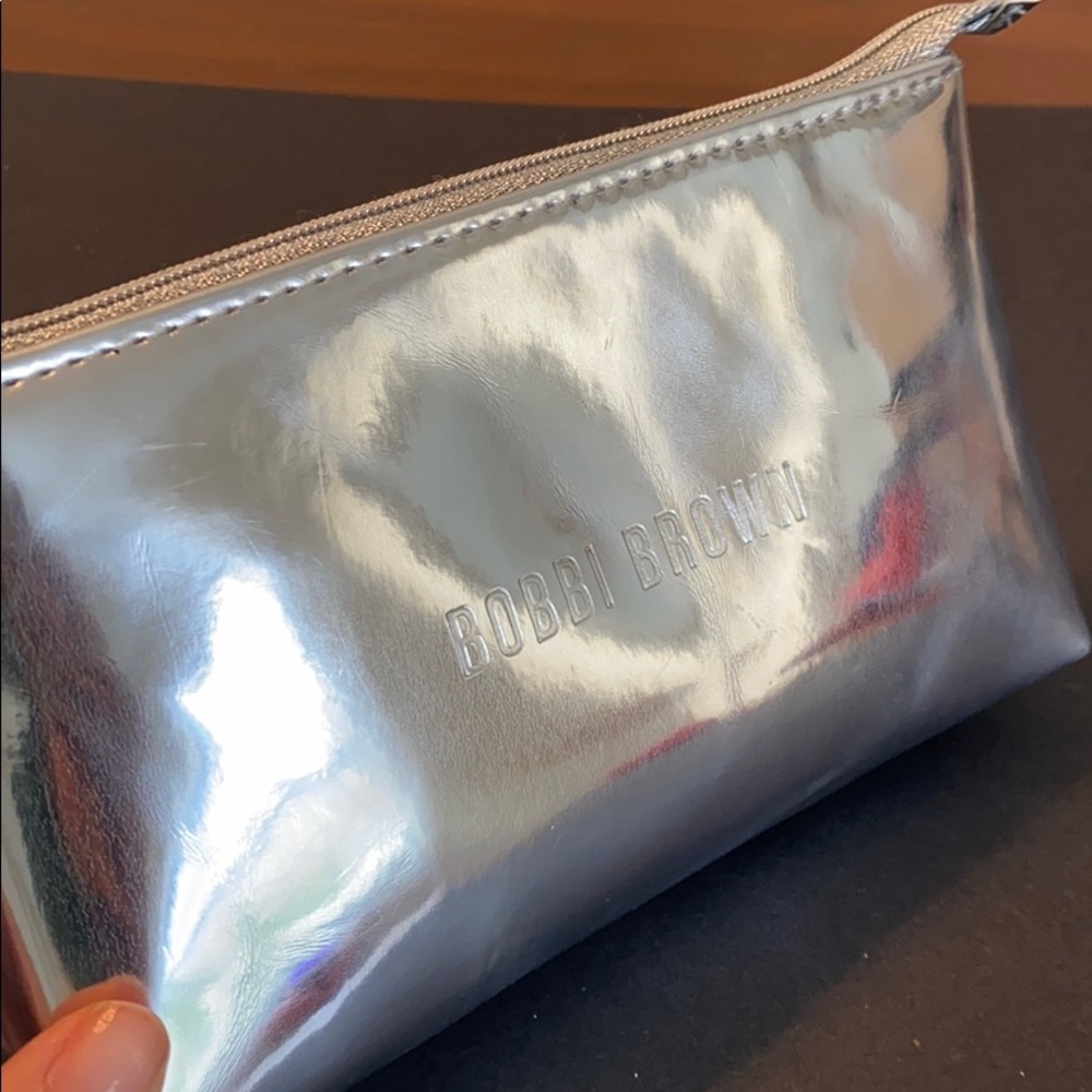 🔴 Bobbi Brown clutch/makeup bag